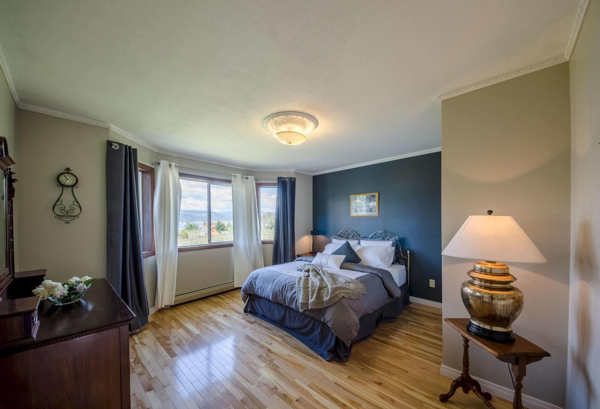 Ok Whistle Stop Bed & Breakfast Penticton Exterior photo