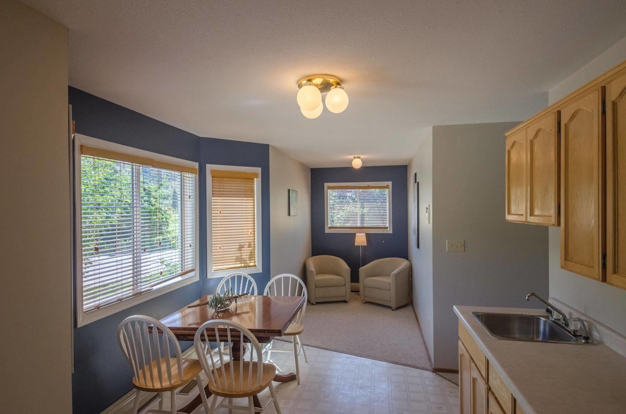 Ok Whistle Stop Bed & Breakfast Penticton Exterior photo